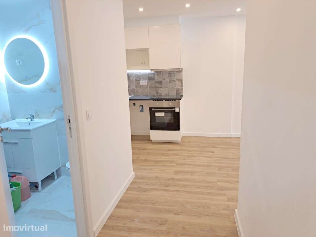 Apartamento T2 com elevador para venda em Odivelas - Lisboa-11