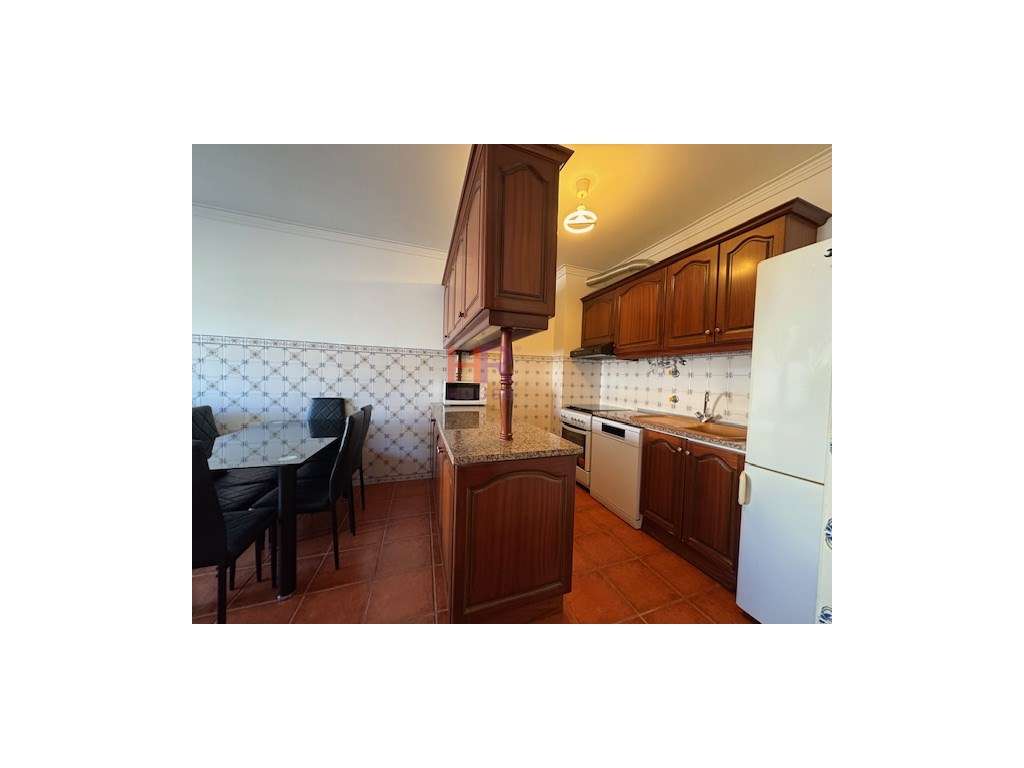 Vende-se T2 com garagem completamente mobilado e equipado.-20