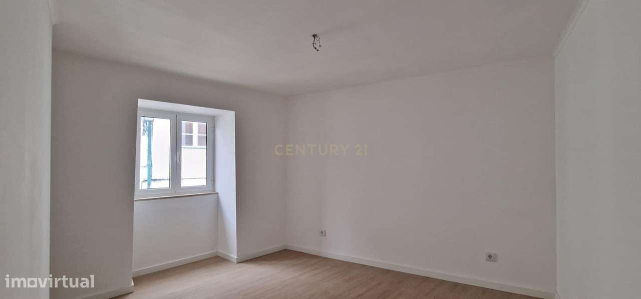 Prédio na Zona Histórica de Torres Novas-6