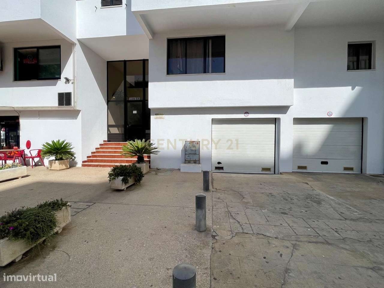 Exclusivo Apartamento T2 - Quarteira - Lugar de Garagem - Varandas - P-32