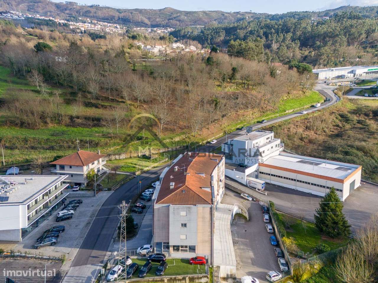 APARTAMENTO T3 COM TRÊS FRENTES E GARAGEM A 5 min a pé do Centro de-9