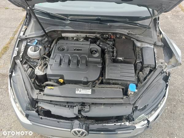 Volkswagen Golf - 9