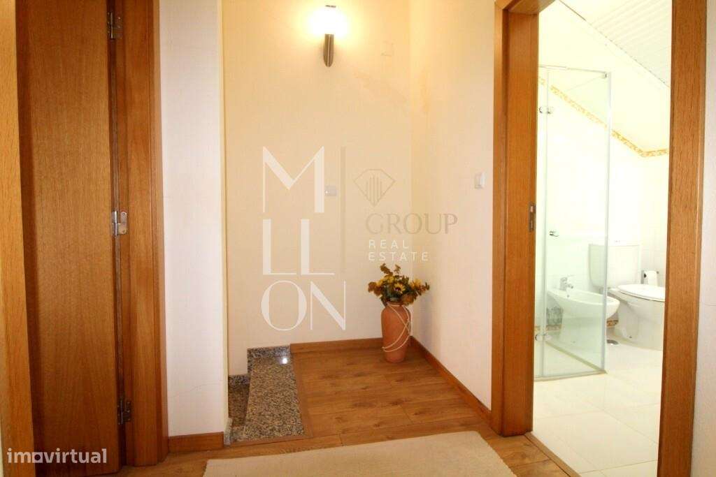 Moradia de charme Reabilitada com Garagem e Logradouro-26