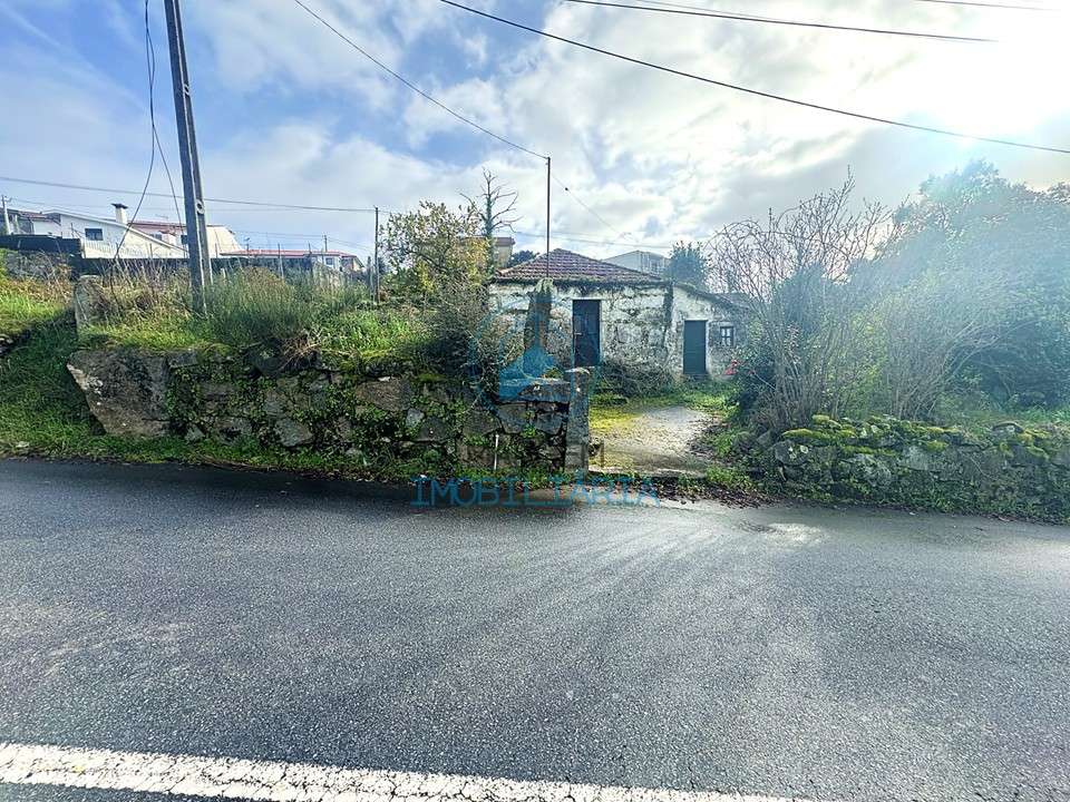 Moradia térrea em Pedra p/Restauro – V.N.Famalicão-8