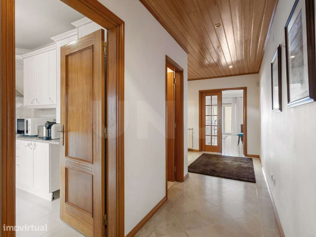 Moradia T2 com piscina e vista mar para venda em Santa Cruz.-26