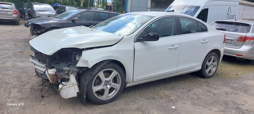 Volvo S60 II D2 Momentum 2012