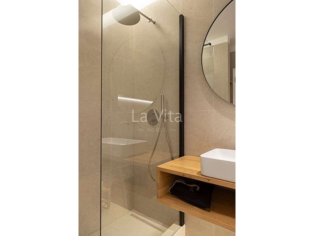 Apartamento T3, totalmente remodelado, no Bairro do Rosário em Casc...-12