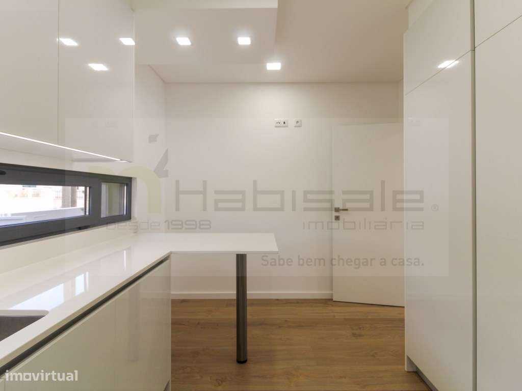 Moradia T4 em condomínio fechado em Loures, com piscina!-17