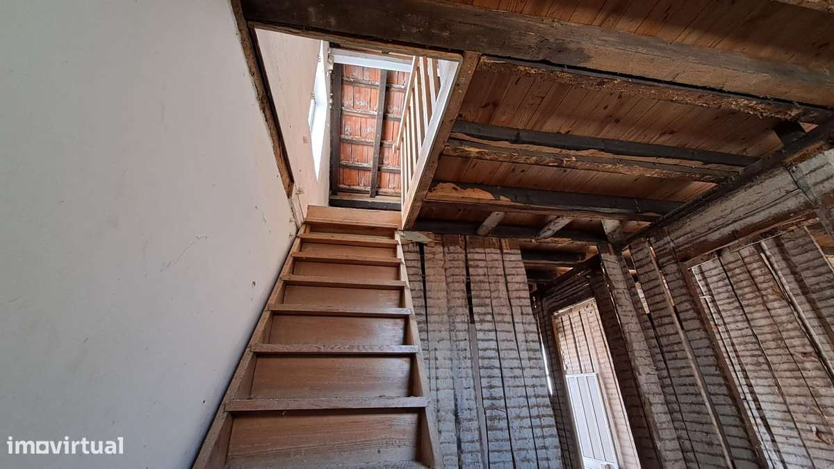 Moradia T3 - Bairro Norton de Matos - Com Projeto Aprovado-10