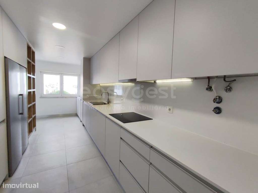 T3 para arrendamento Remodelado e com piscina, em Cascais - Grande imagem: 4/22