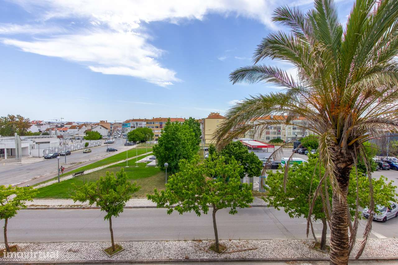 Apartamento T3 no Montijo com Localização Privilegiada-28