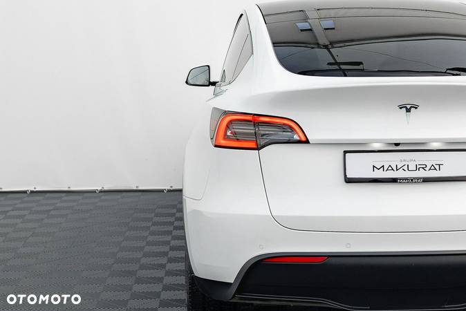 Tesla Y Long Range AWD - 10