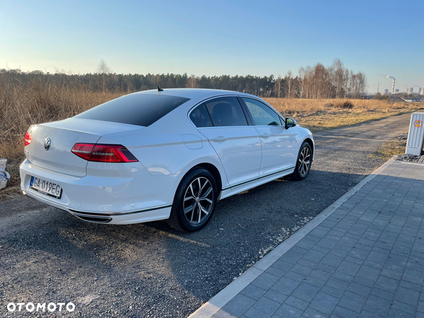 Volkswagen Passat 2.0 TDI BMT Highline - 11