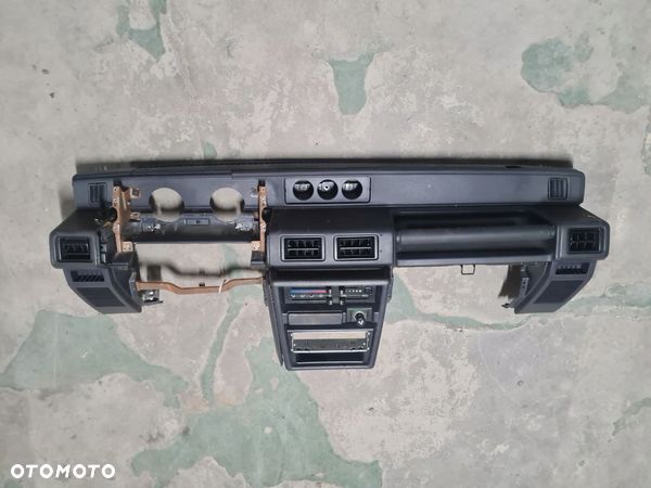 Kokpit konsola deska rozdzielcza Daihatsu Feroza - 1
