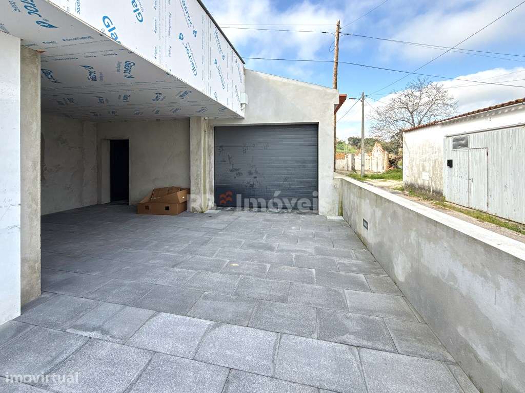 Moradia T4 remodelada em Carvalhos de Figueiredo, Tomar - Grande imagem: 4/60