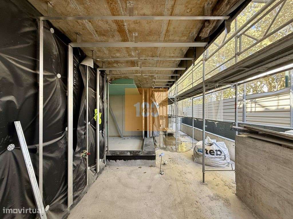 Apartamento T4 novo nas Antas-22