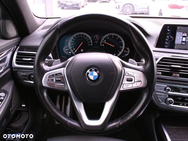 BMW Seria 7 750i xDrive - 10