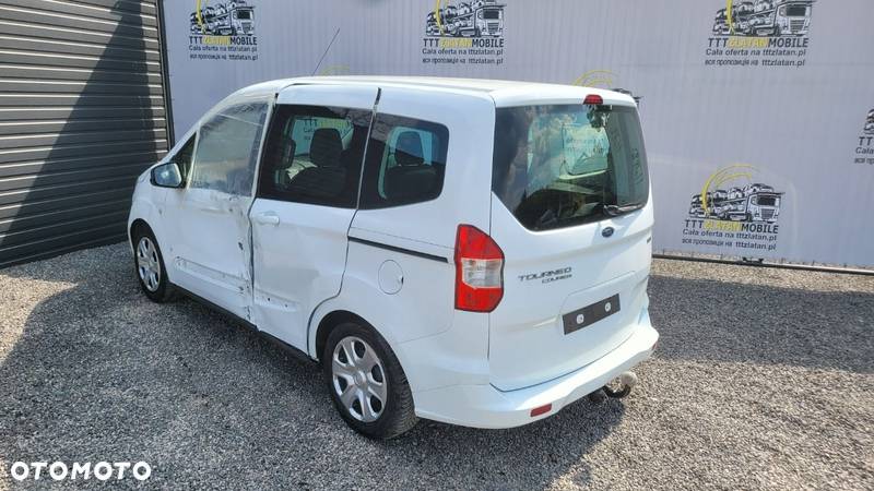 Ford Transit Courier - 10