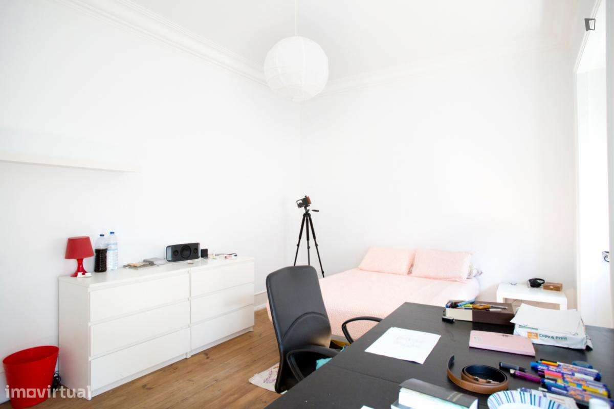 Quarto - localizado em Alameda Lisbon - Grande imagem: 5/8