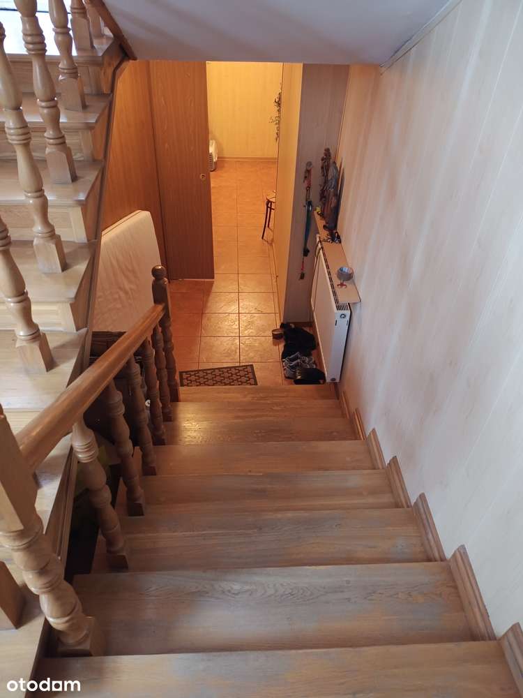 Gotowy do zamieszkania-dom 300 m2 z 2 niezależnymi mieszkaniami (2KW).-12