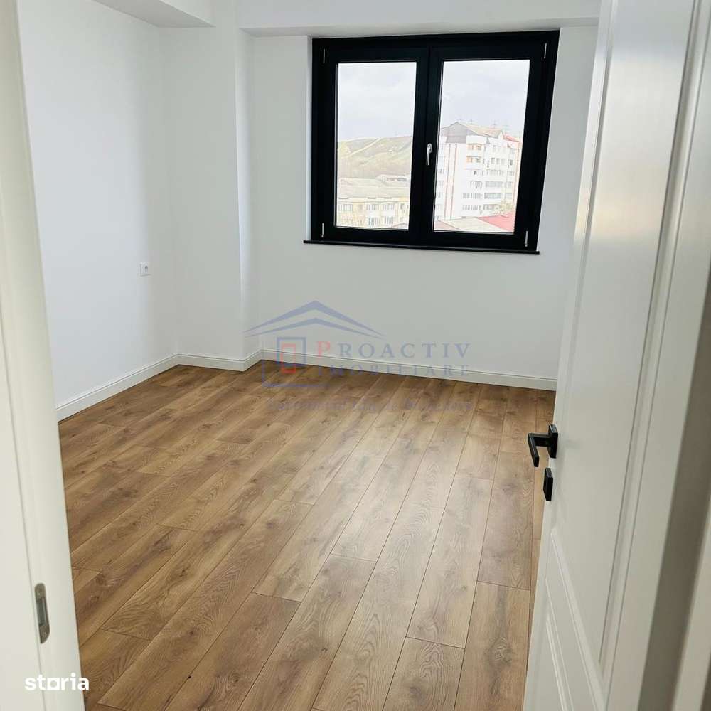 Apartament 3 camere | Burdujeni | Bloc Nou | Etaj Intermediar | 3c-450 - Imagine principală: 2/5