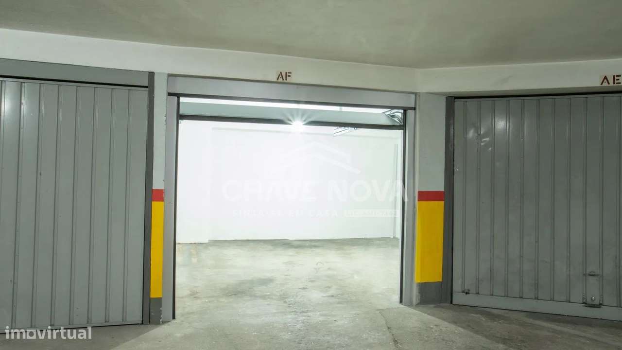 FN - T1+1 com garagem fechada | Canelas-16