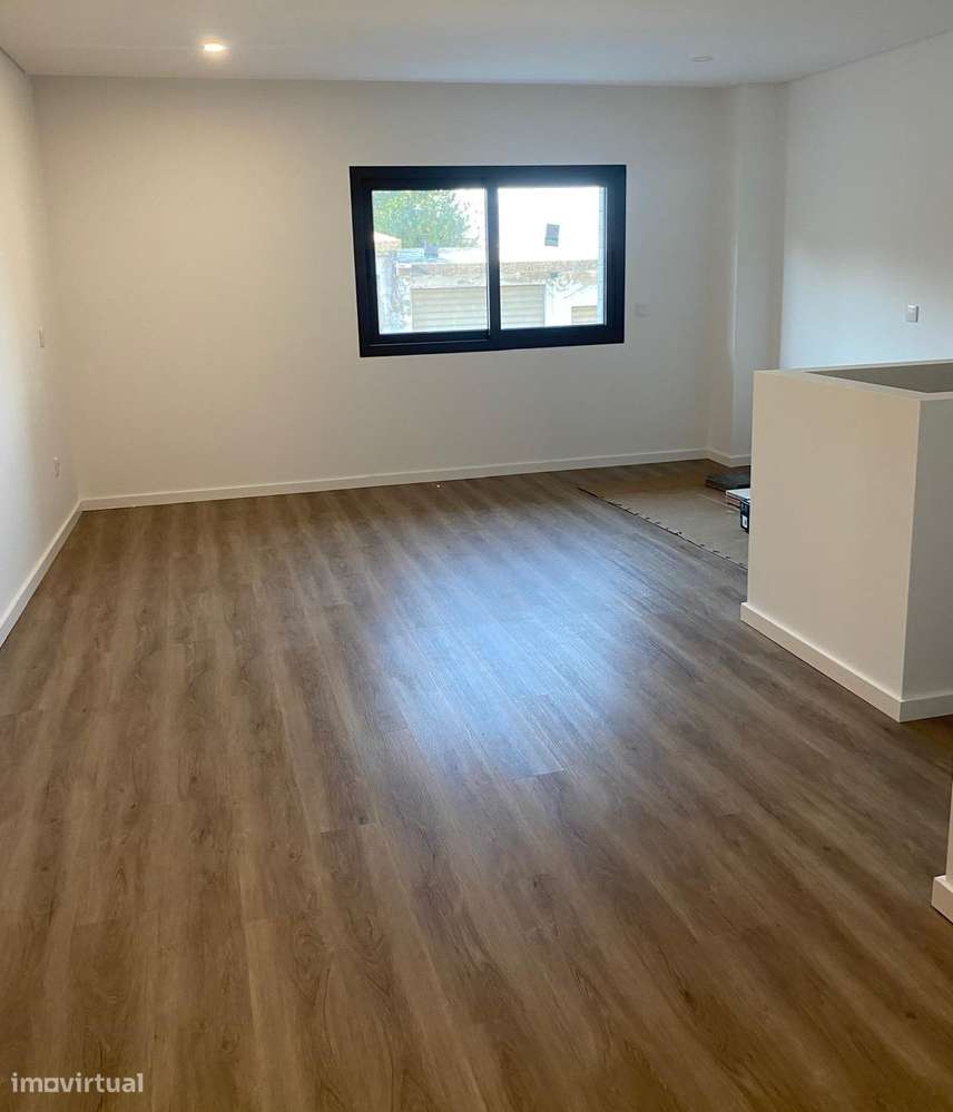T0+Piso inferior — Sande S. Clemente, Guimarães — 175 000 €-5