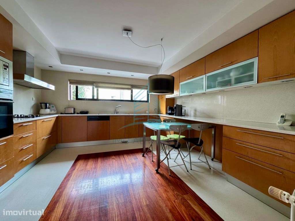 Moradia T4 com Piscina na cobertura-15