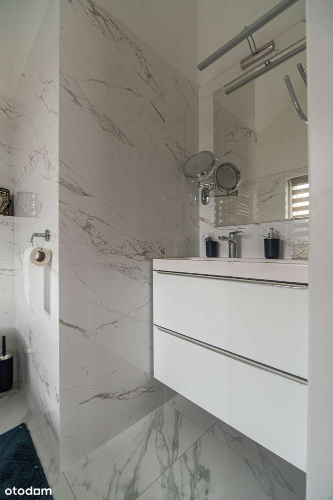 mały biały kameralny domek-3