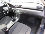 Volkswagen Passat 1.9 TDI Comfortline - 32