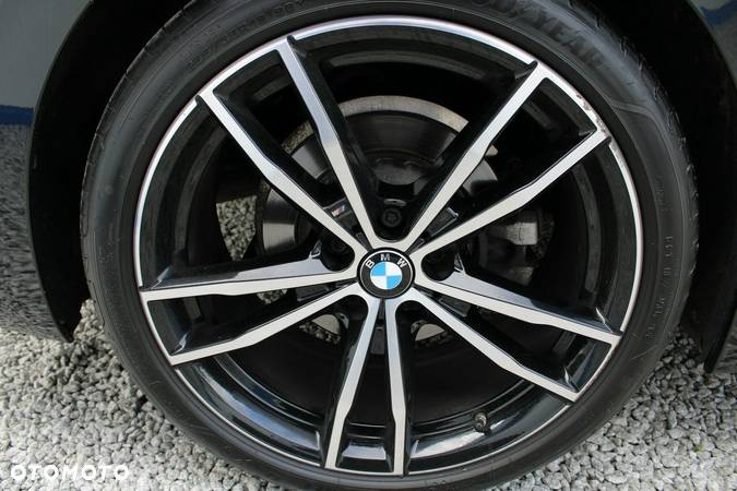 BMW Seria 3 320d M Sport - 33