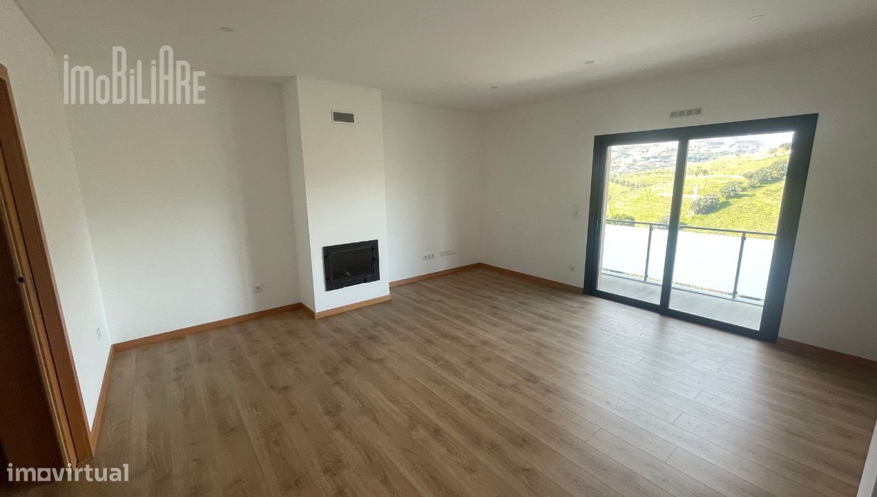 Apartamento T3 com varanda