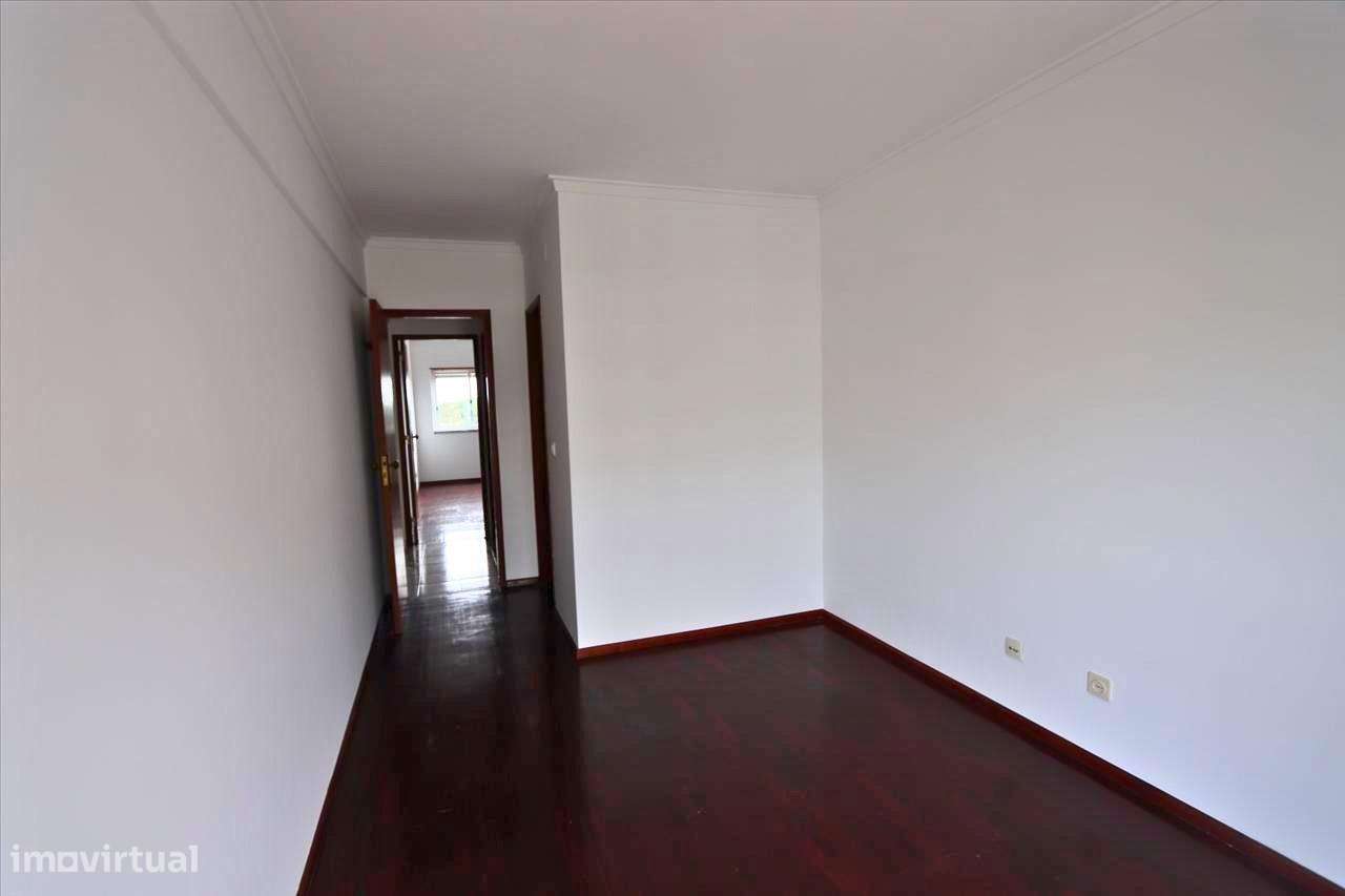 Apartamento T3 em Almada-11