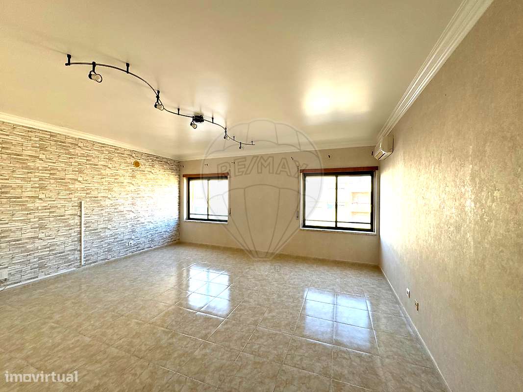 Apartamento T3 para arrendamento - Grande imagem: 2/27