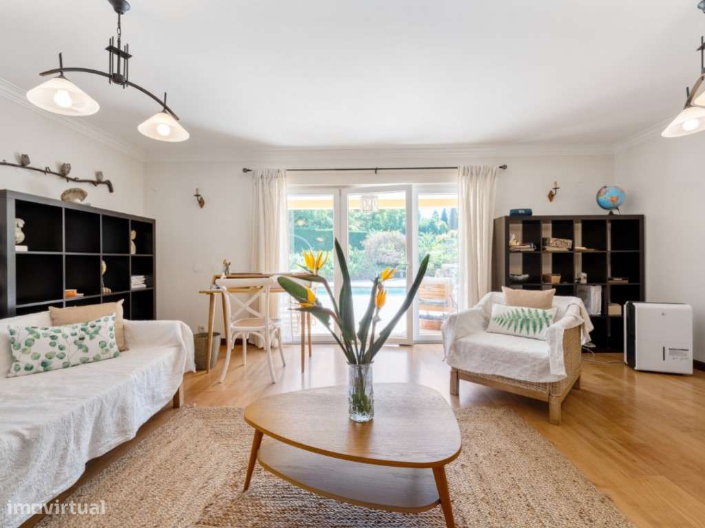 Moradia Isolada com 3 pisos, piscina, court de ténis-29