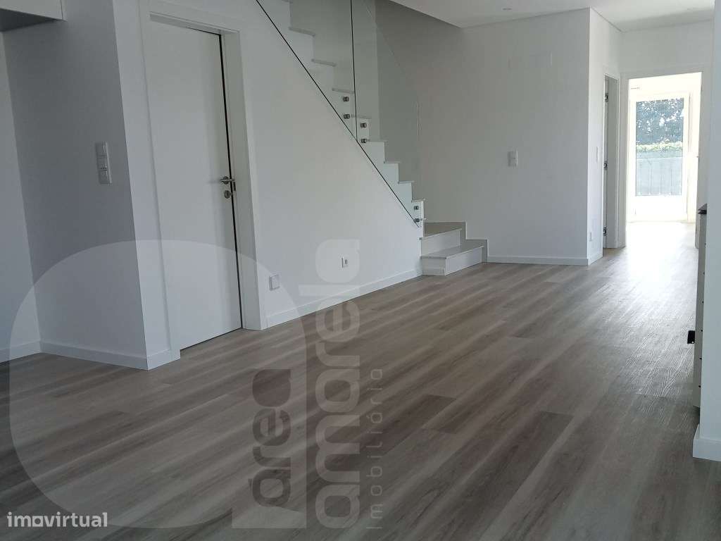 Moradia T3 NOVA - 2 SUITES - Fernão Ferro - Grande imagem: 5/21