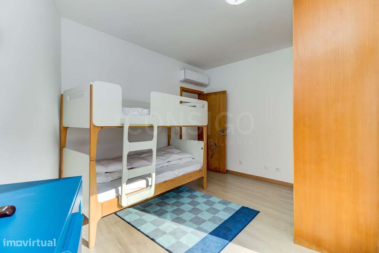 Moradia com 170 m², jardim, zona de barbecue e estacionamento para dua-37