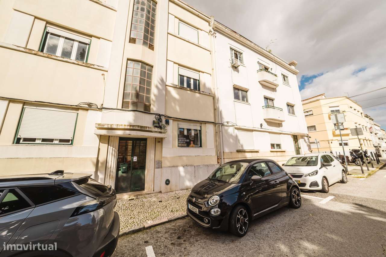 T2 com Amplo Terraço Privativo em Lisboa-35