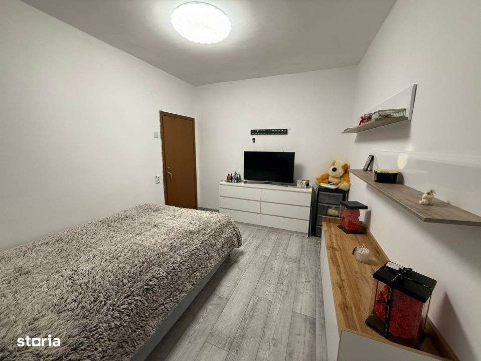 Garsoniera de Vanzare, la 3 minute de Promenada MALL - Imagine principală: 4/6