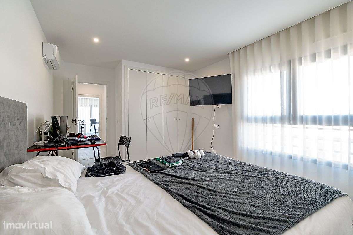 Moradia T4 para venda-26