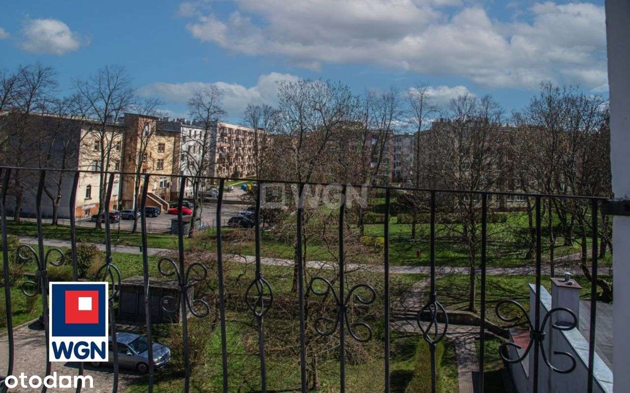 4-pokojowe z balkonem w ścisłym centrum miasta.-12