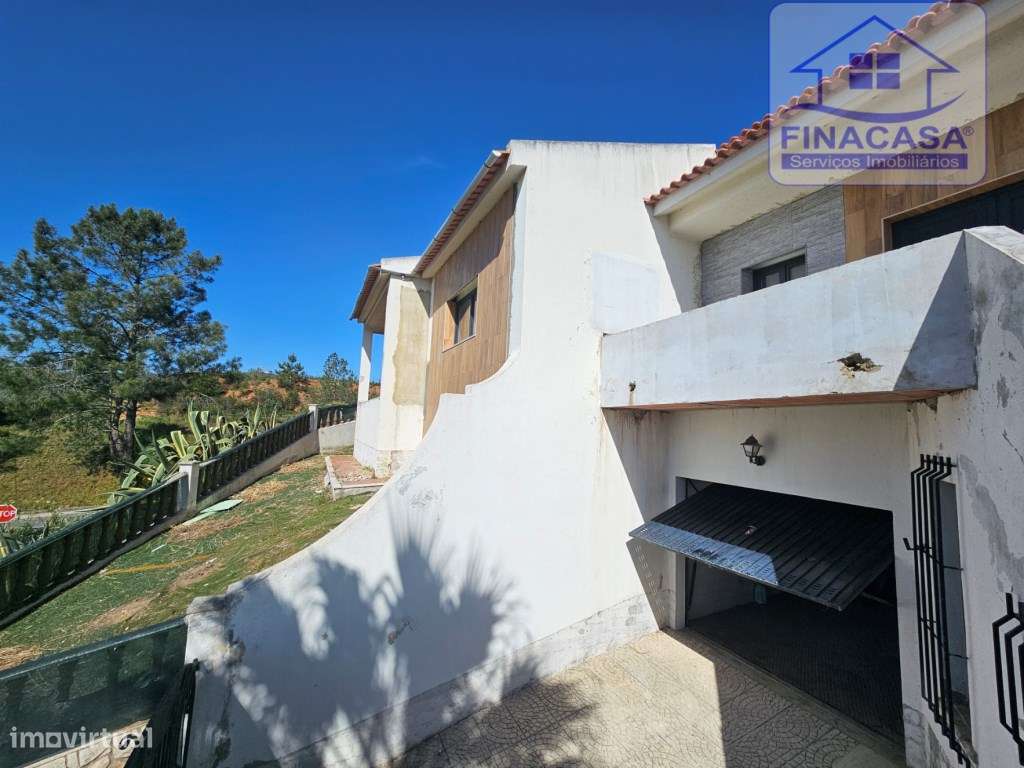 Moradia Isolada em fase de renovação/ remodelação com piscina e jar...-41