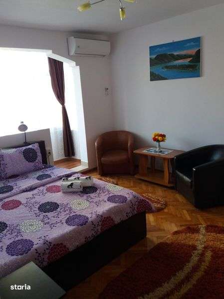 Apartament 2 camere pe faleza Dunarii in Orsova - Imagine principală: 4/7
