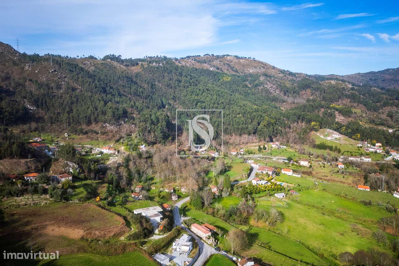 Moradia para restauro junto ao centro de Vieira do Minho - Grande imagem: 5/35