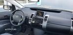 Toyota Prius (Hybrid) - 16