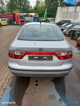 Seat Toledo 2 na części - 13