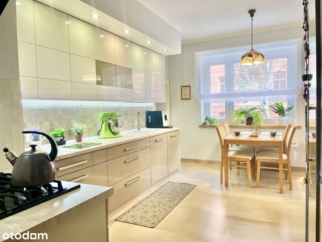 Komfortowe 3-pokojowe Mieszkanie, Garderoba, Dwie Łazienki, Spiżarka-10