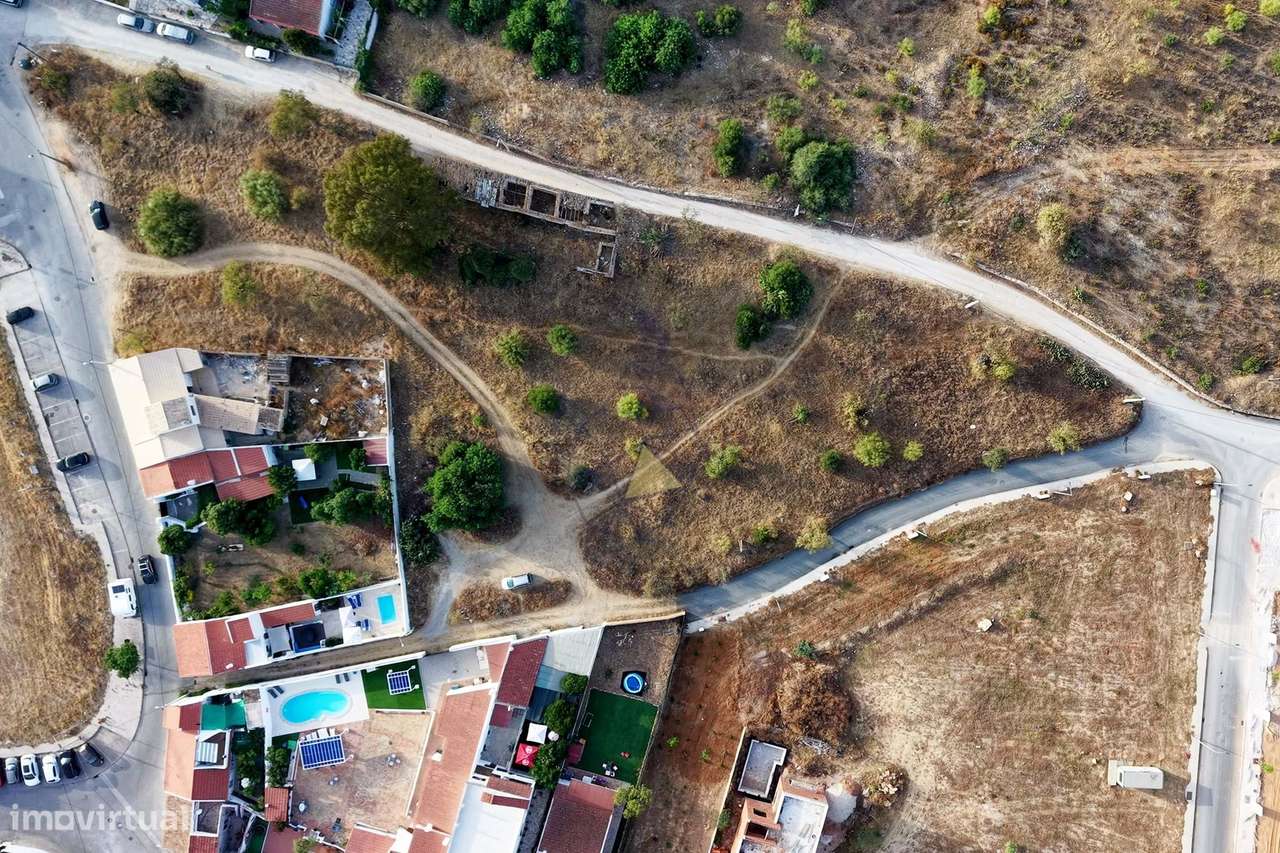 Lote de Terreno Urbano para a construção de 14 Moradias  em Pera - Arm - Grande imagem: 4/19
