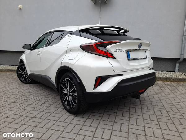 Toyota C-HR 1.8 Hybrid Team Deutschland - 4