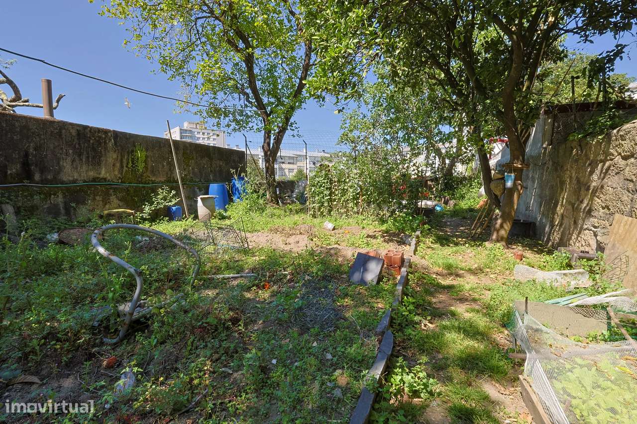 Moradia para reabilitação com projecto ou viabilidade para construção - Grande imagem: 3/28